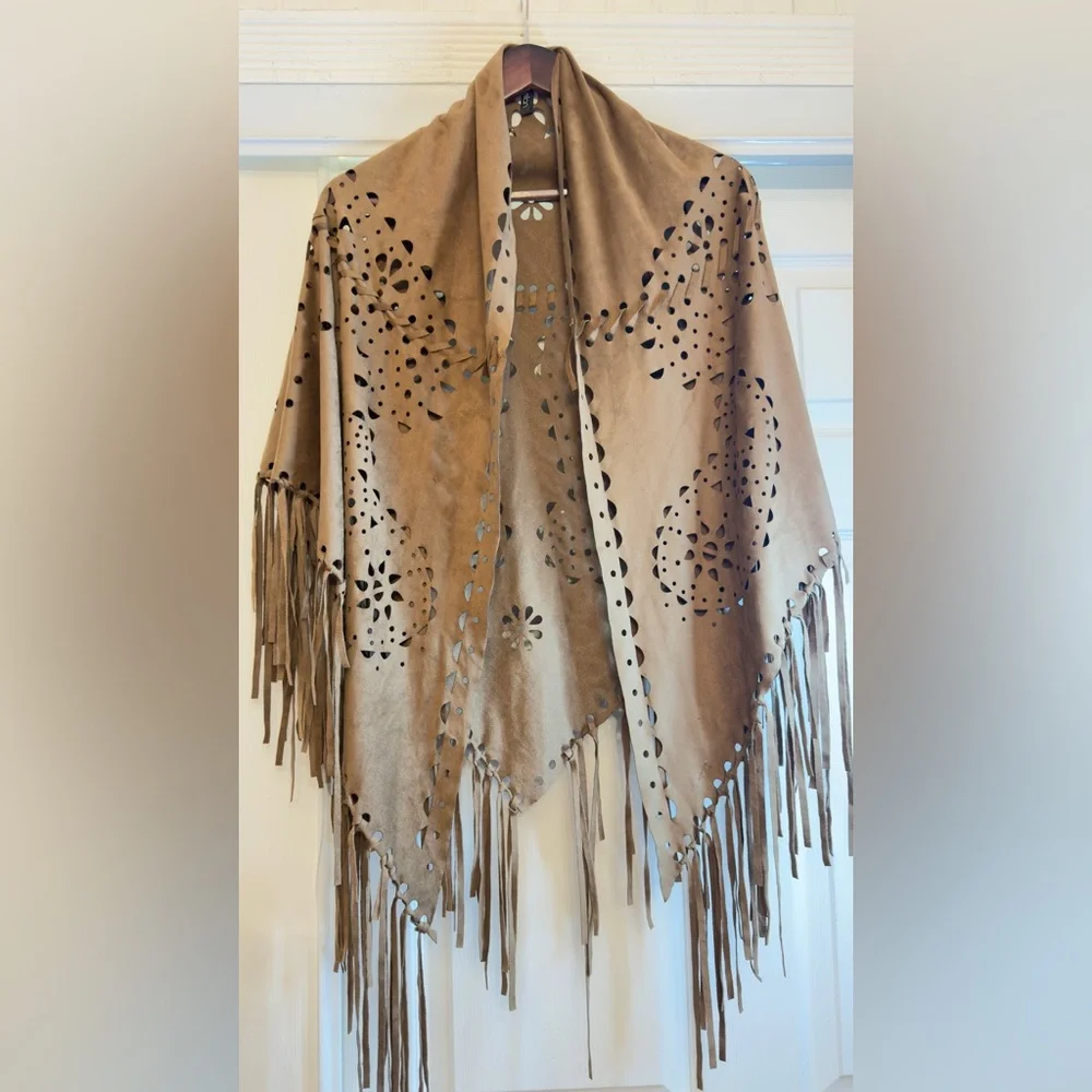 Women's Faux Suede Shawls Fringe Lace Poncho Cape - Picture 2 of 9